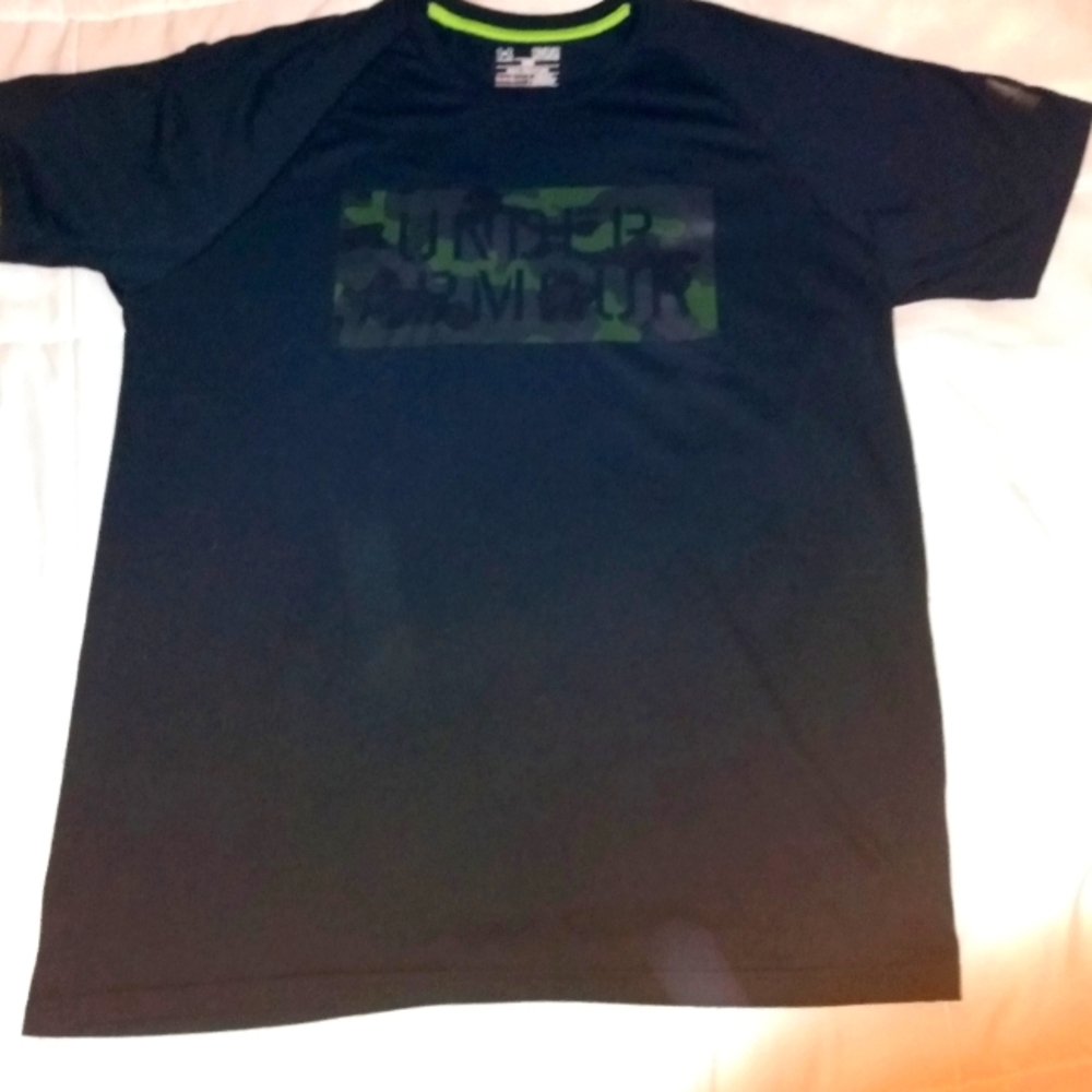 UnderAmour  T shirt